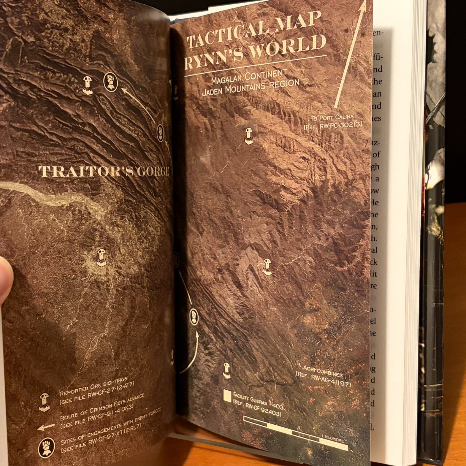 Warhammer 40k Space Marine Battles: Traitor&rsquo;s Gorge, Limited Special Edition HC