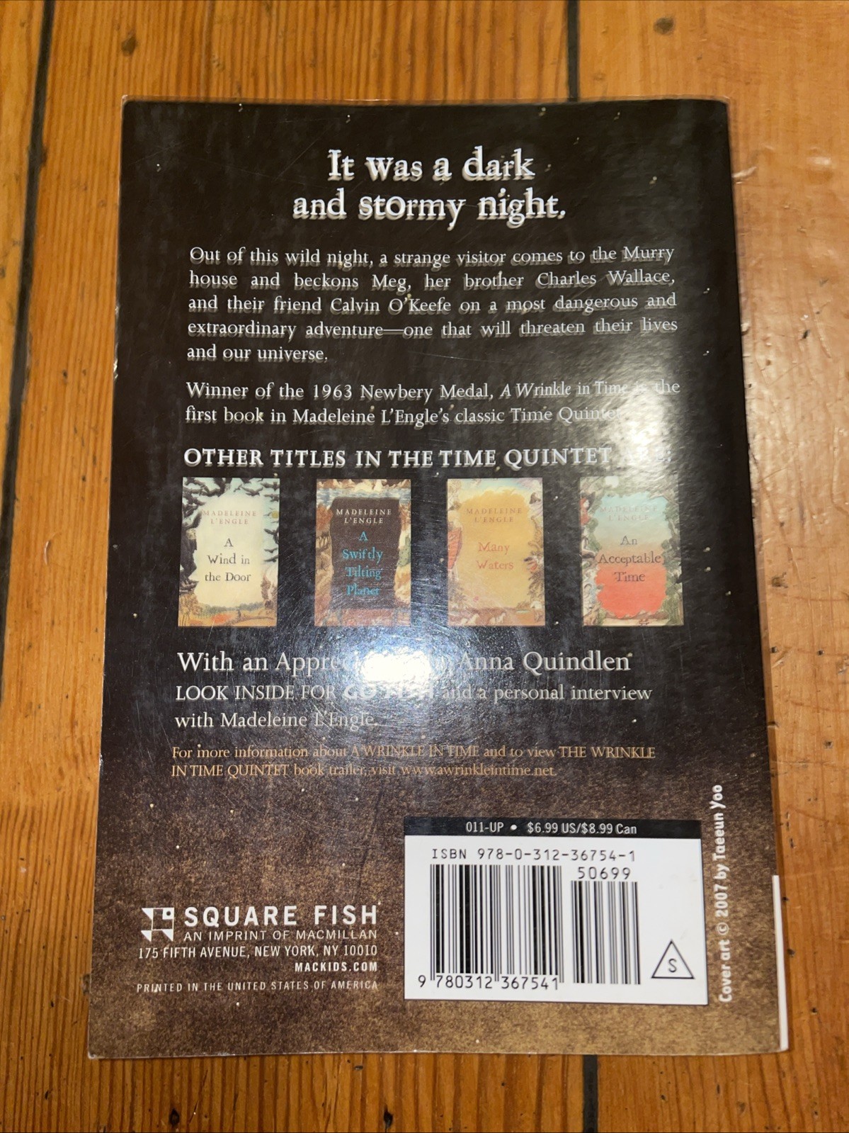 A Wrinkle In Time by Madaleine L&rsquo;Engle (2007 Square Fish Trade Paperback)