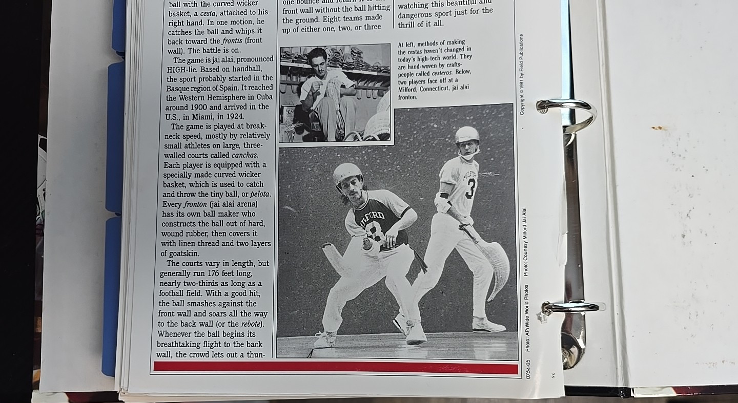 Vintage 1996 « Sports Pages: The Book For Sports Fans » Collector&rsquo;s Hardcover Bind