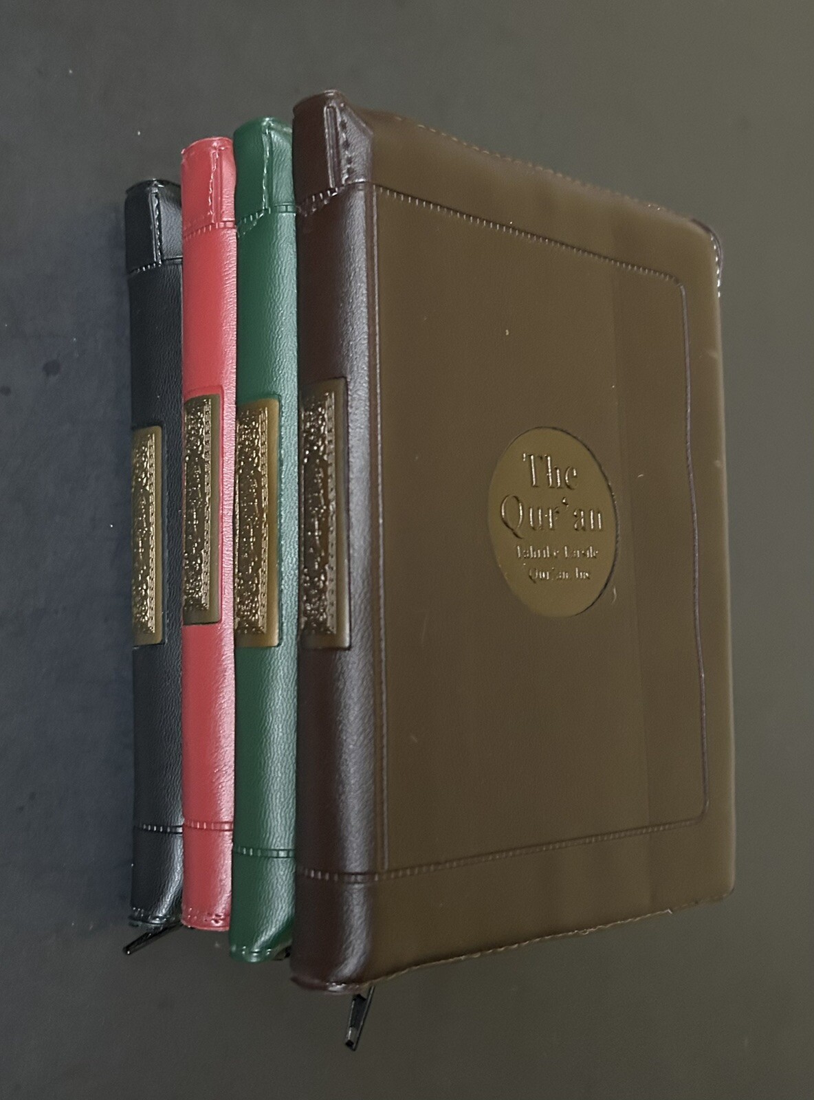 The Holy Quran Arabic Zipper Faux Leather 7.0 »x 5.5 » (Colors May Vary)