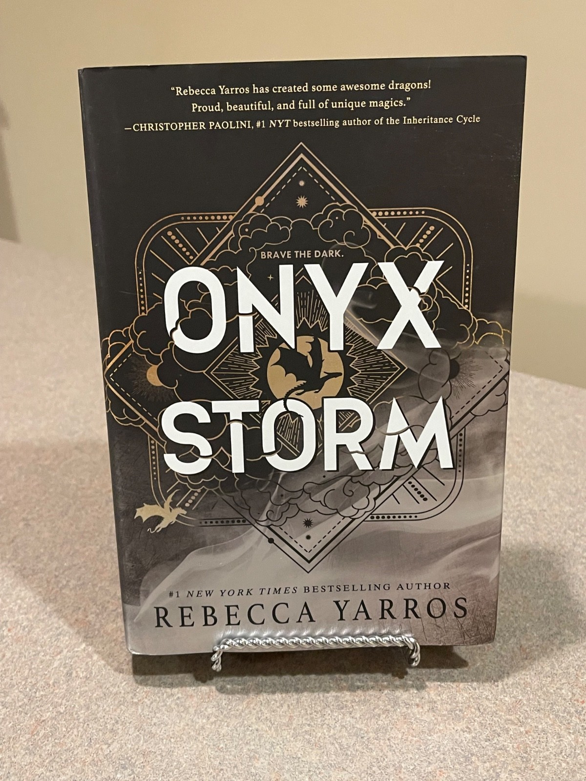 Onyx Storm Deluxe Limited Edition by Rebecca Yarros (The Empyrean Sprayed Edges