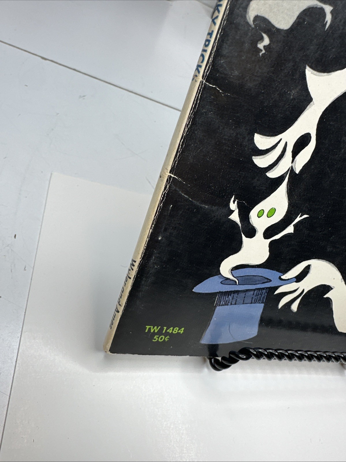 Vintage Spooky Tricks Rose Wyler Gerald Ames 1968 Scholastic Magic Book Haunted