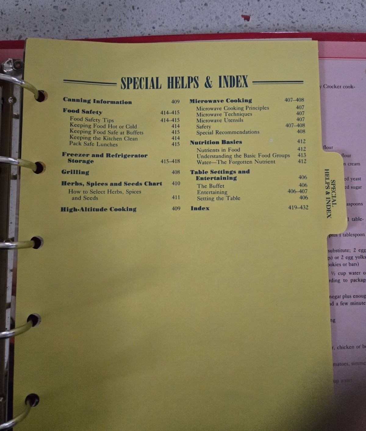 Betty Crocker&rsquo;s 40th Anniversary Edition Cookbook – 1991 – 432 pages