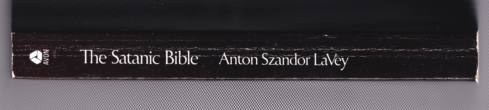Anton LaVey The Satanic Bible Avon Books 0-380-01539-0