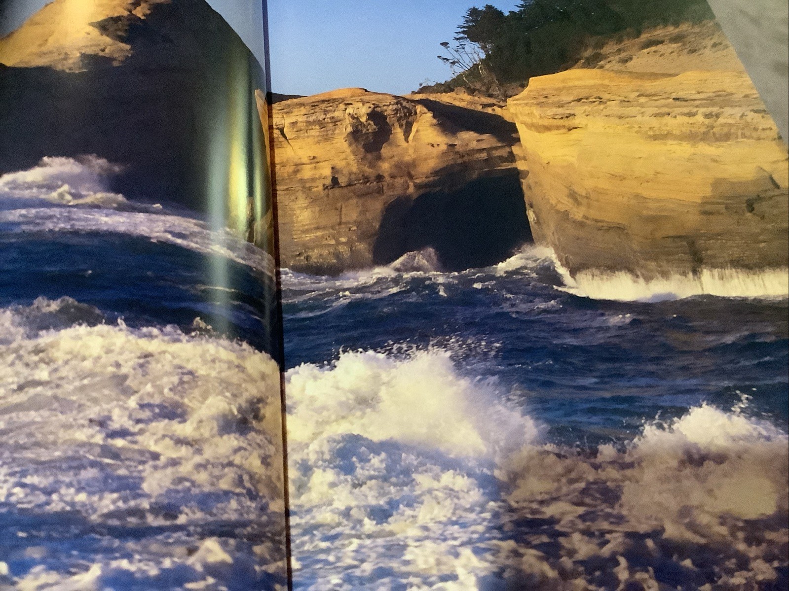 Oregon III (Book) Ray Atkeson, Text By Richard Ross, 1987, 18th printing VGUC.