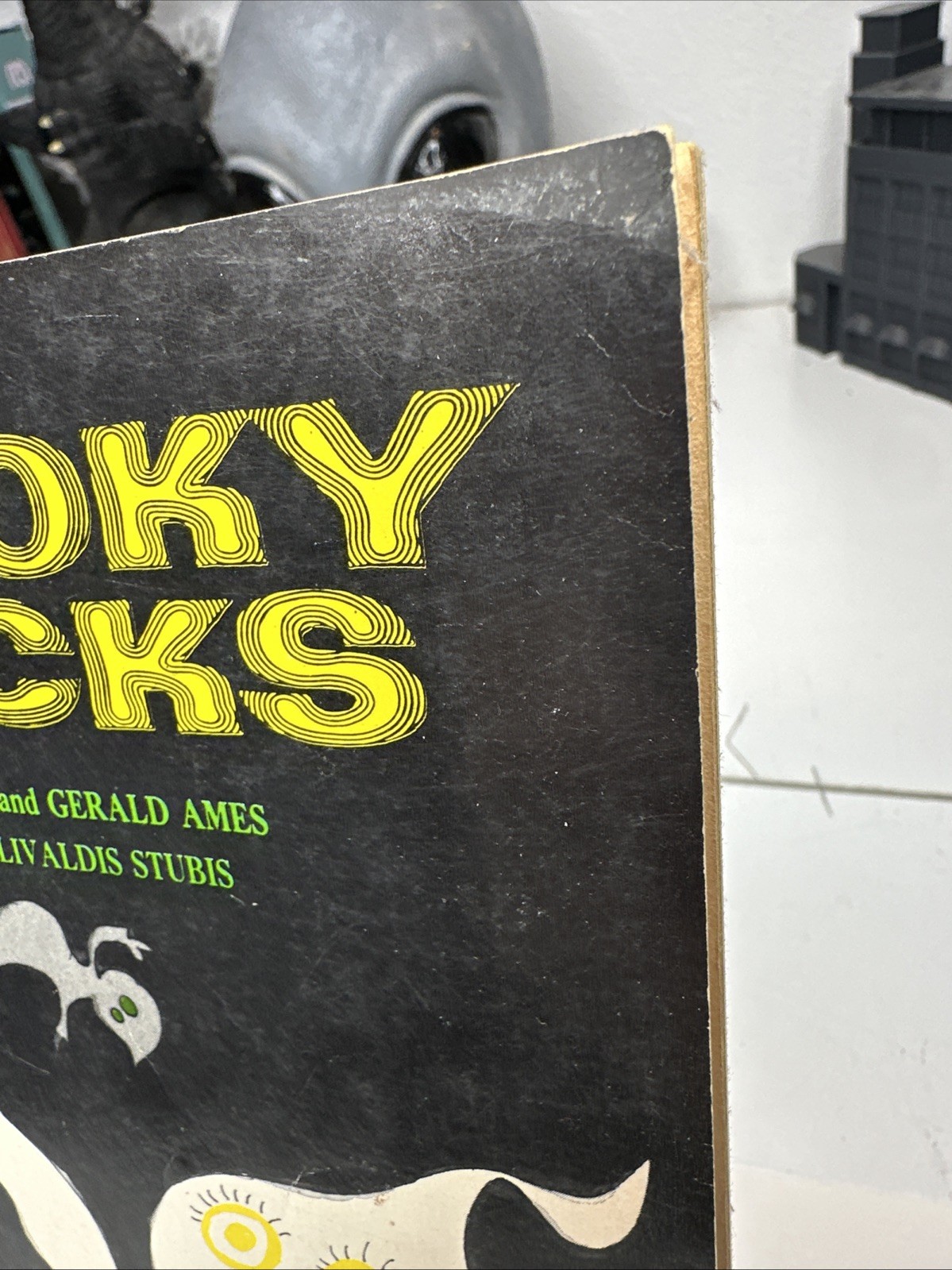 Vintage Spooky Tricks Rose Wyler Gerald Ames 1968 Scholastic Magic Book Haunted
