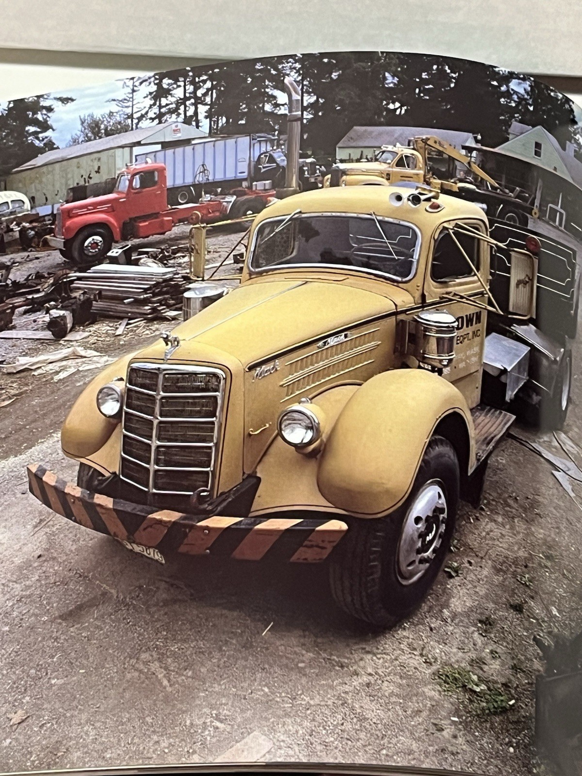 MACK BULLDOG OF AMERICAN HIGHWAYS BOOK PHOTOS BY HENRY RASMUSSEN 1987 128pp