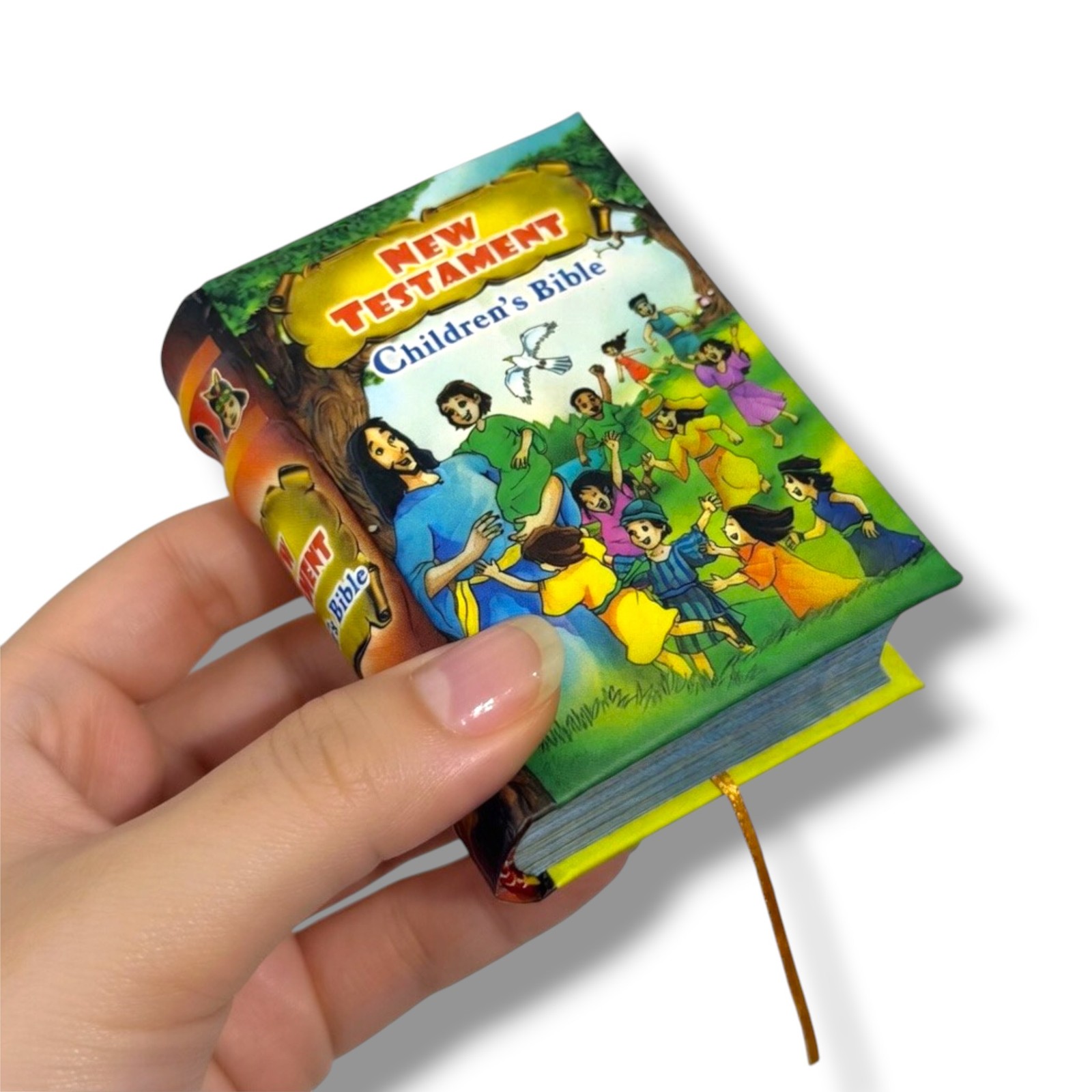 New Testament Children&rsquo;s Bible nice illustrations in 432 pgs mini book hardcover