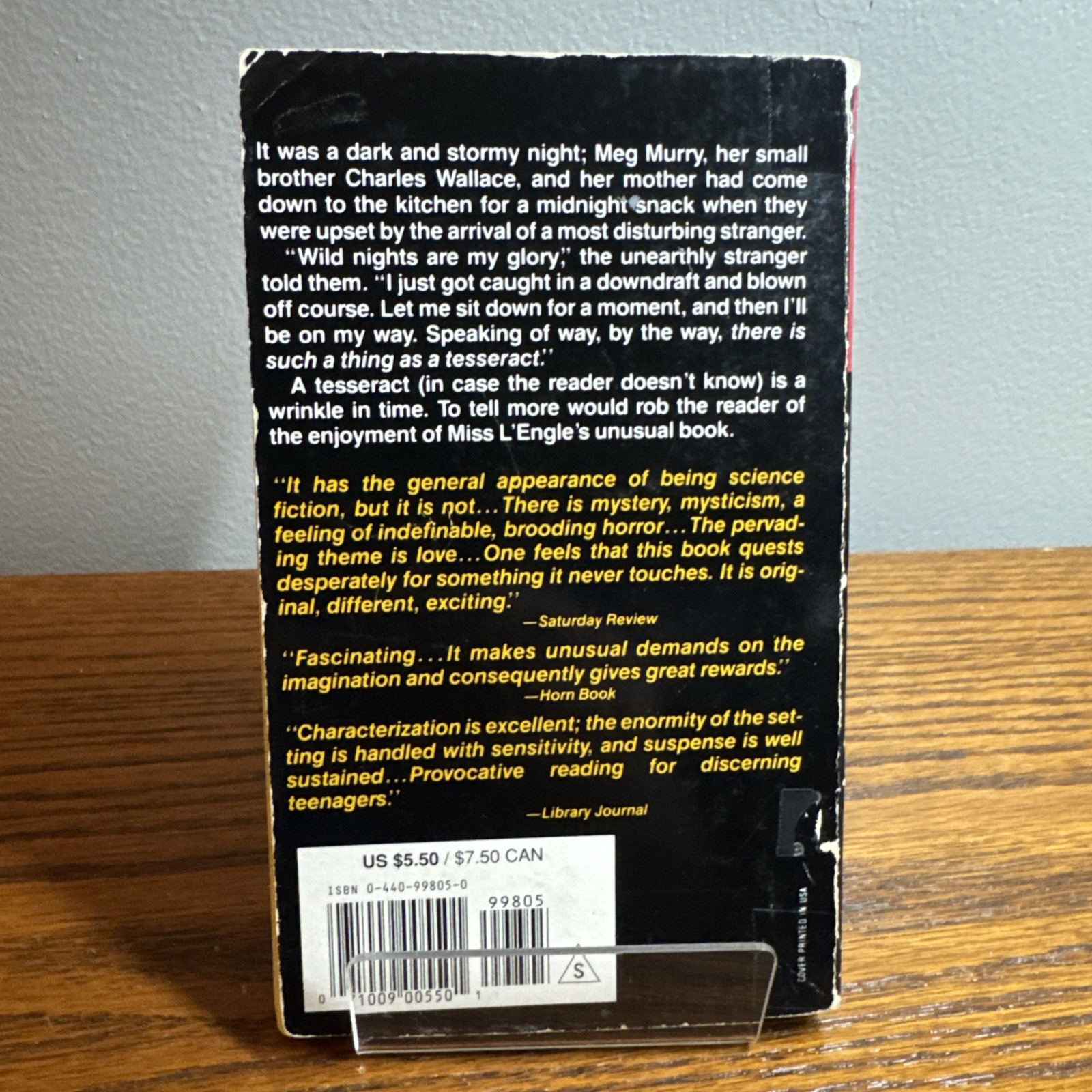 A Wrinkle in Time by Madeleine L&rsquo;Engle 1976 PB Dell Laurel Leaf STRANGER THINGS