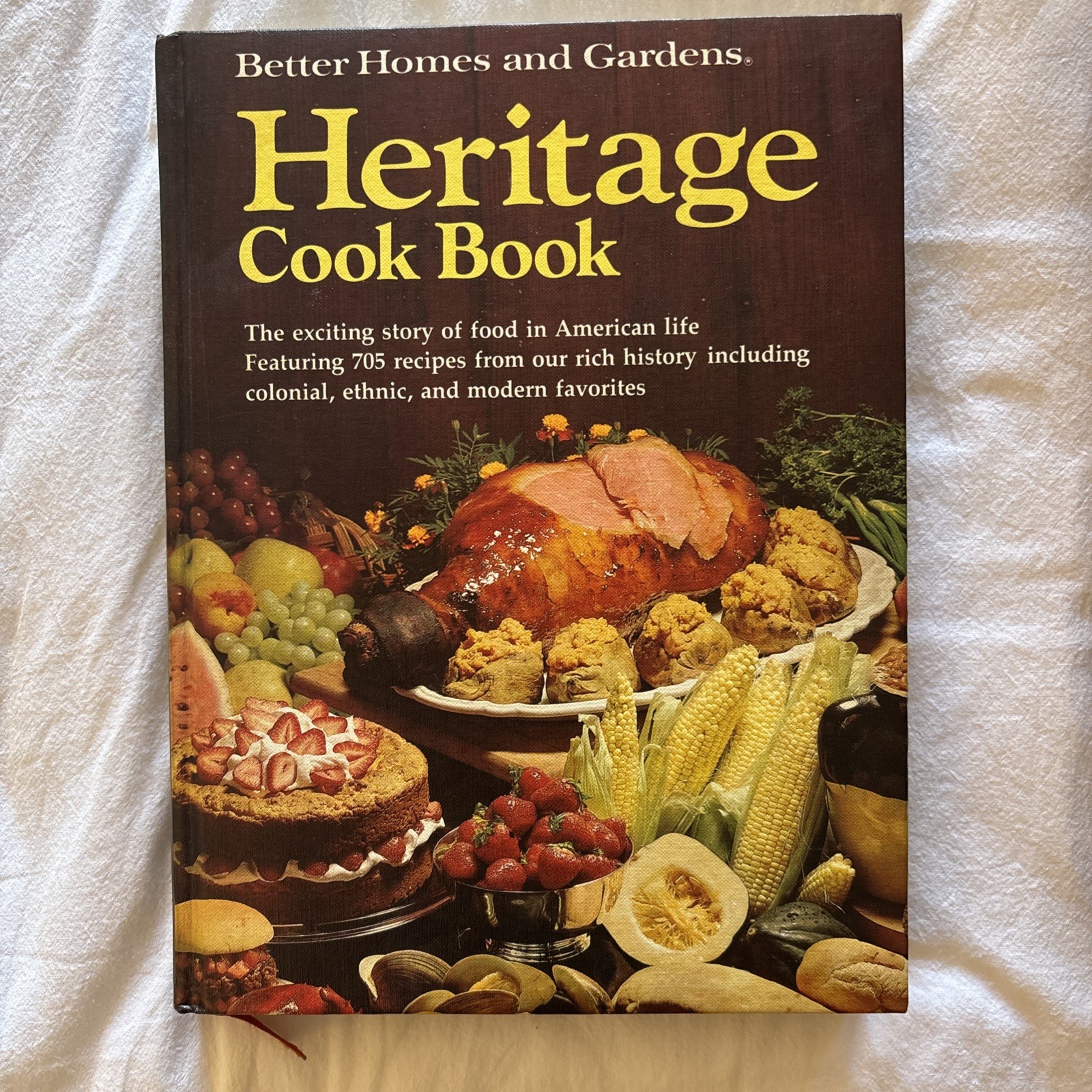 Better Homes and Gardens Heritage Cook Book (c. 1976, box/HC)