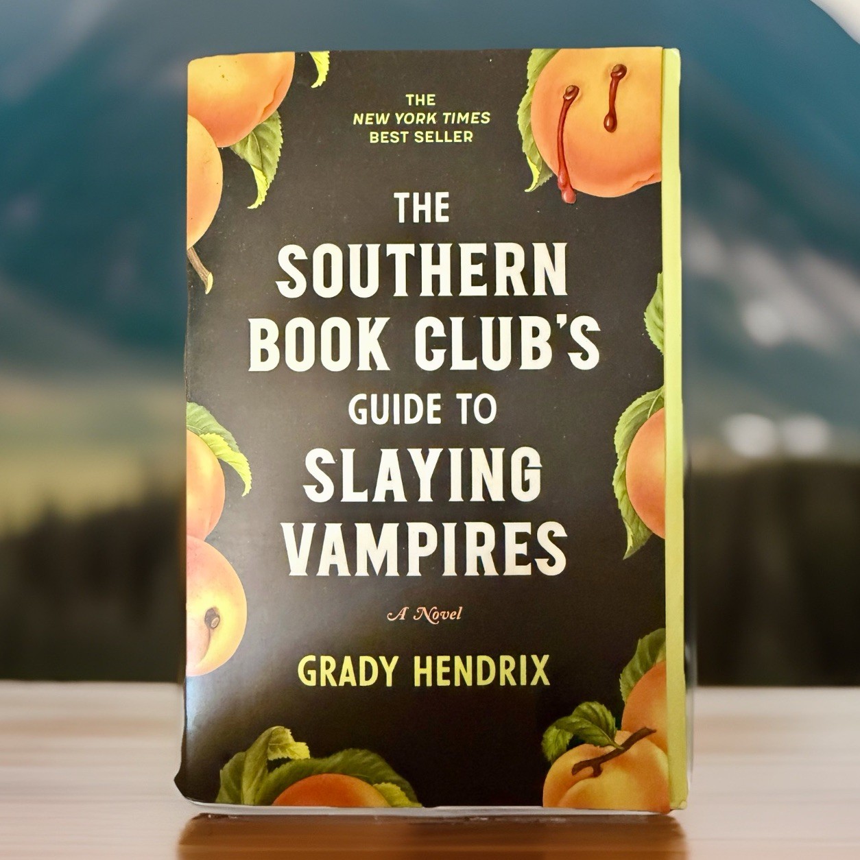 The Southern Book Club&rsquo;s Guide to Slaying Vampires by Grady Hendrix – Trade PBK