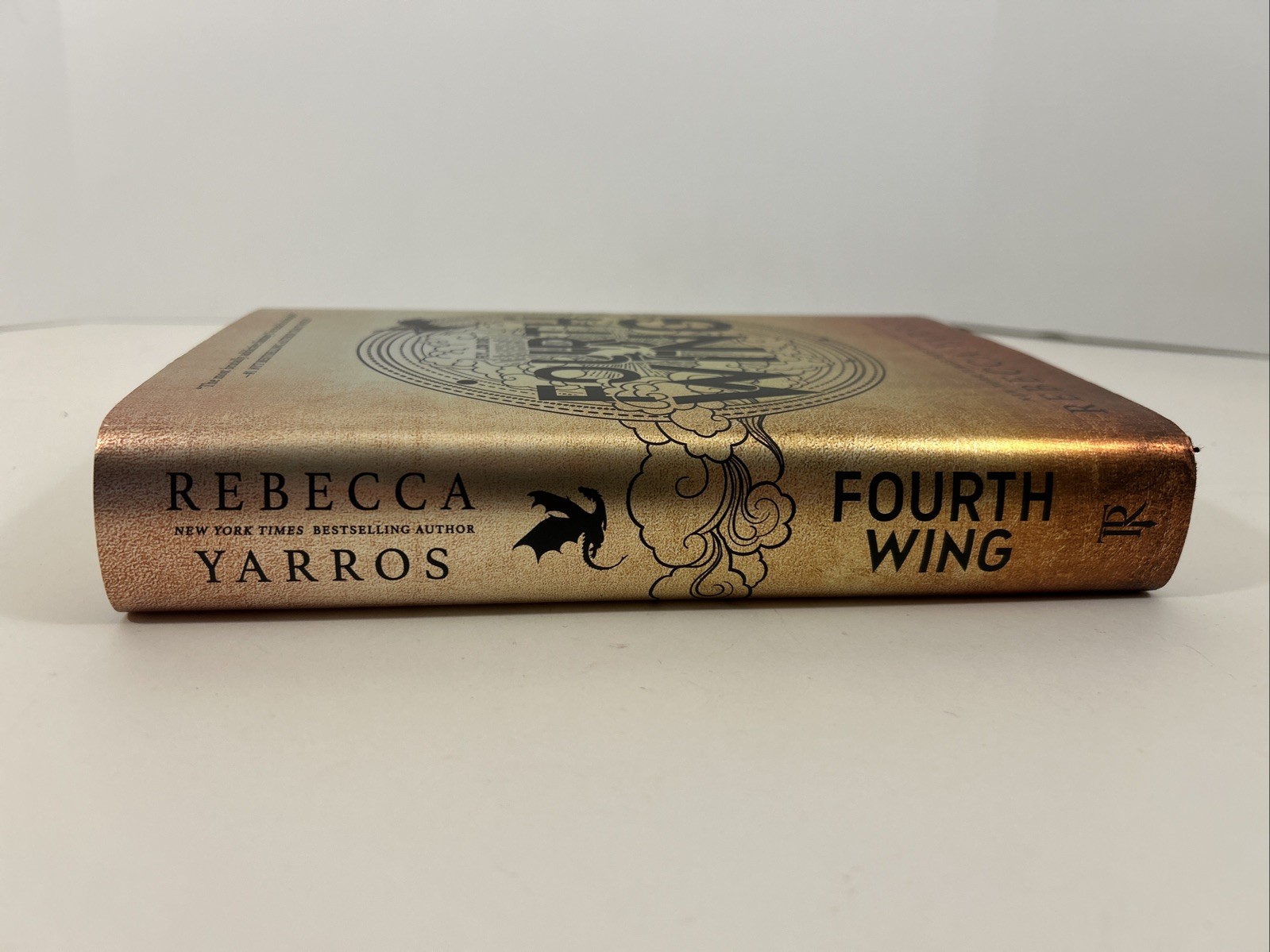Fourth Wing – Hardcover By Yarros, Rebecca – VG