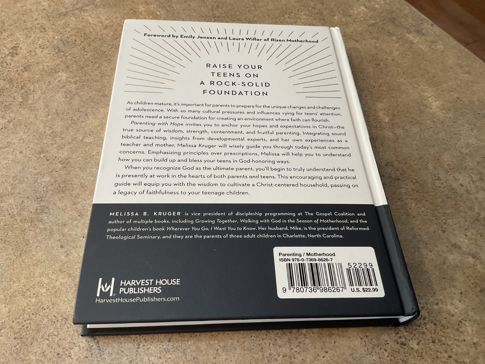 Parenting with Hope: Raising Teens for Christ in Secular Age- Melissa Kruger HC