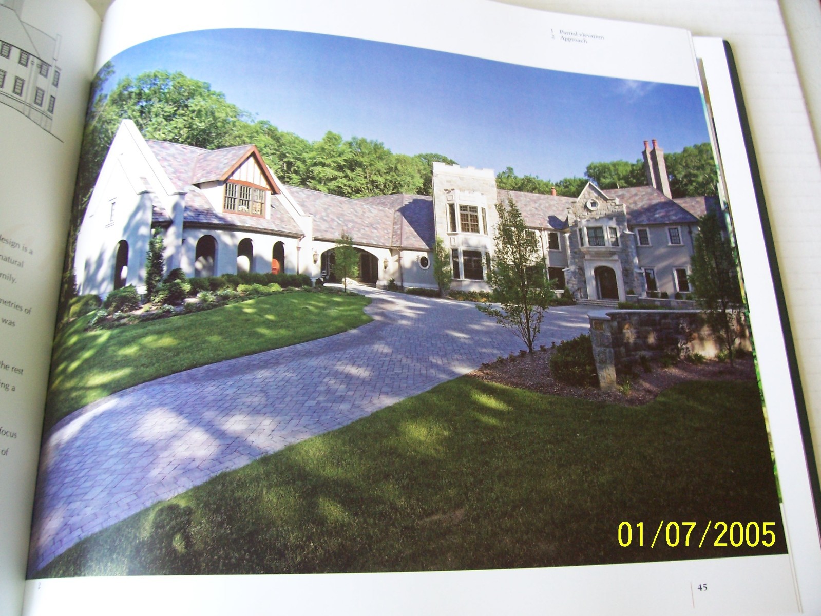 Coffee Table Book: Grand American Home – HB w/DC – 9 1/2&Prime; x 10 1/4&Prime; w/124 Pages