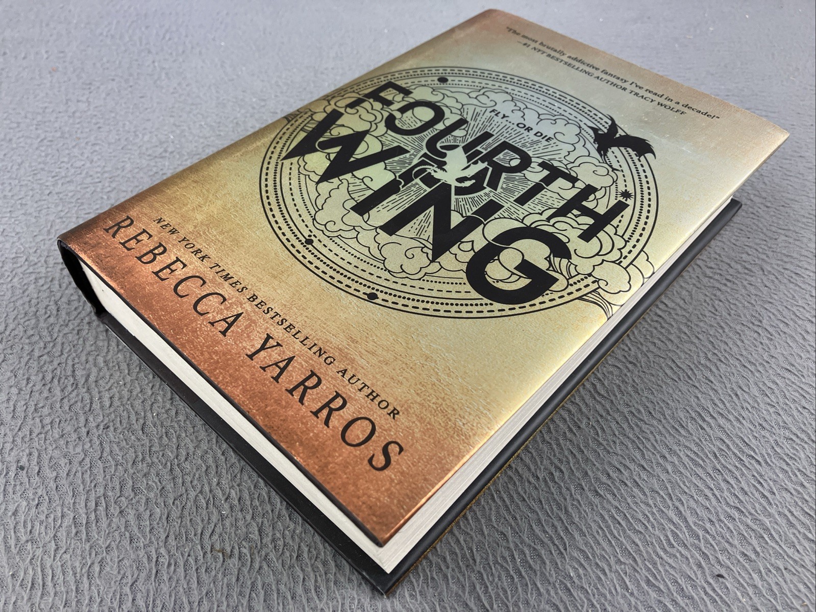 Fourth Wing – Hardcover By Yarros, Rebecca – VERY GOOD