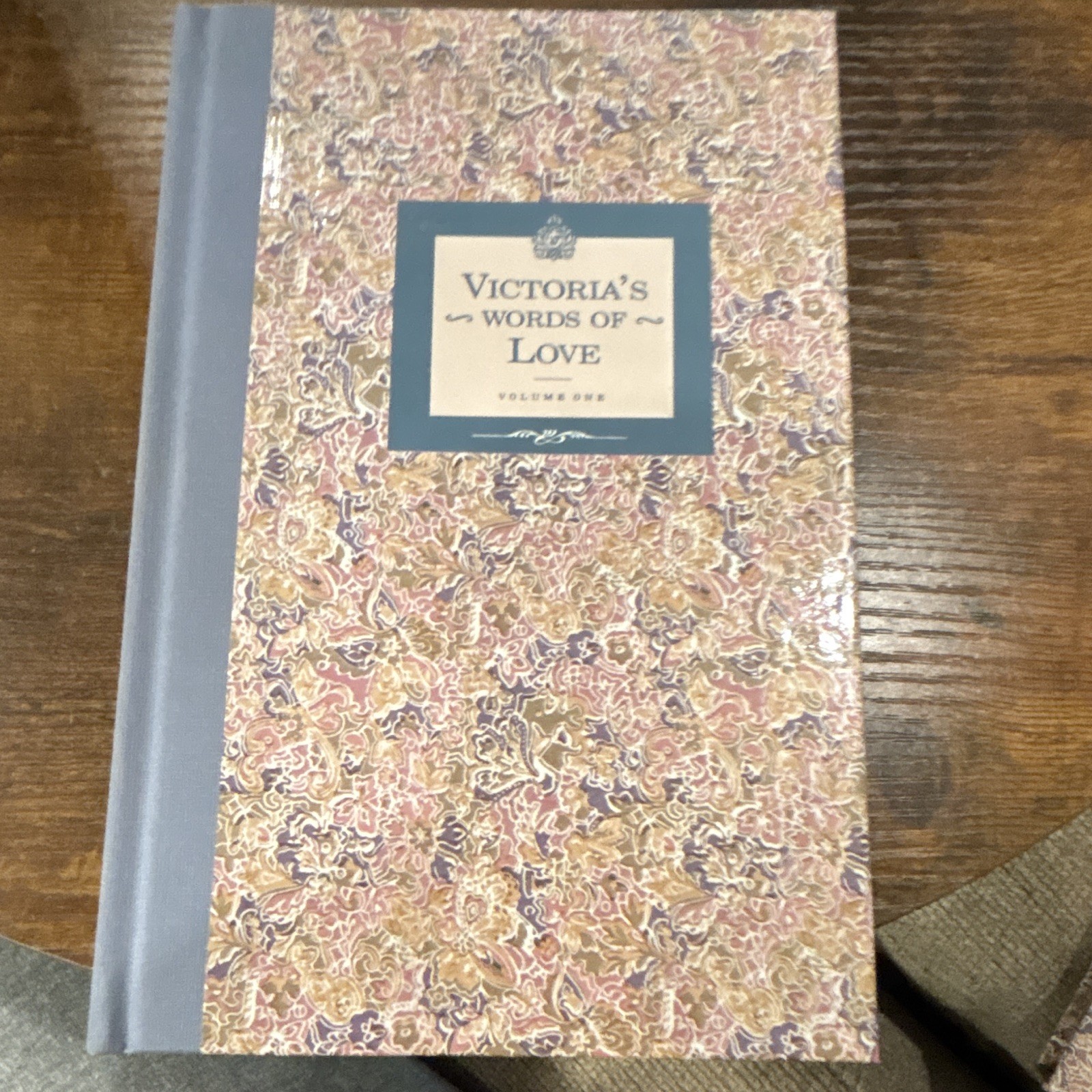 Victoria&rsquo;s Words of Love Hardcover Book by Various Various (English)