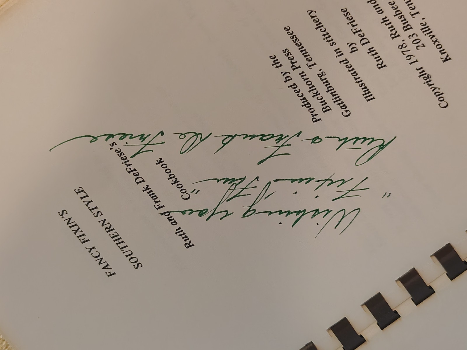 SIGNED, Southern « Fancy Fixin&rsquo;s » Cookbook (1978) by Ruth DeFriese