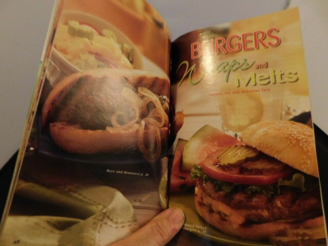 Pillsbury « Grilling » Cookbook July 2003 #269 – 94 pages – Great Recipes!