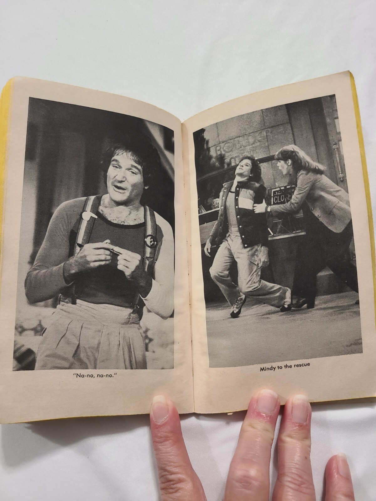 Mork & Mindy by Ralph Church Paperback w/ 16 Pages Of Photos Robin Williams Ork