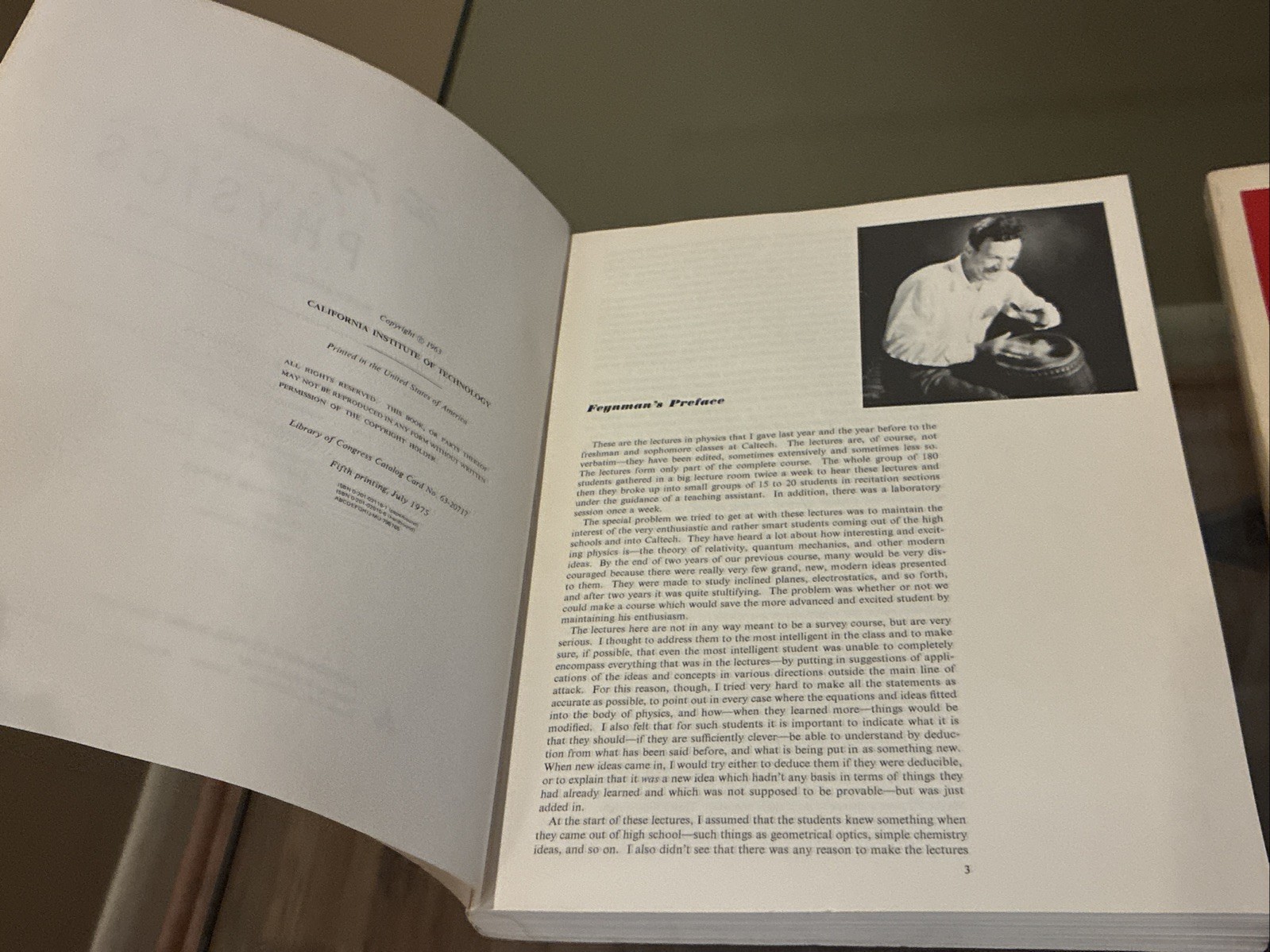 The Feynman Lectures On Physics SET Volumes 1 & 2 PLUS Feynman’s Rainbow *NICE*