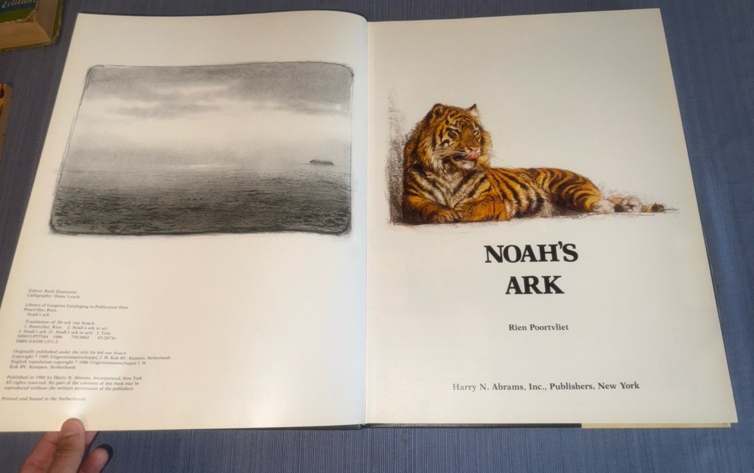 NOAH&rsquo;S ARK English Edition by Rien Poortvliet Good Oversized HC/DJ USED