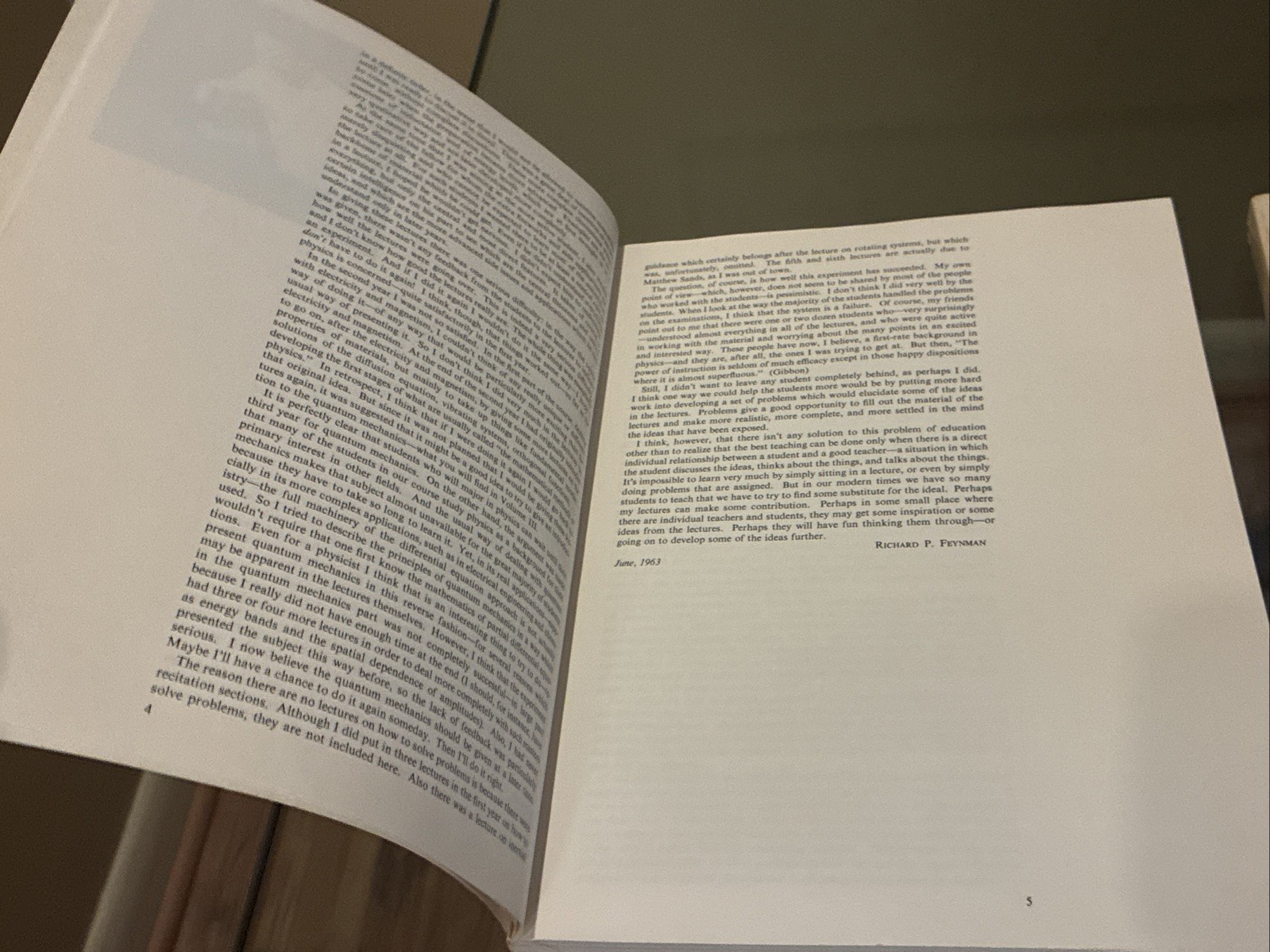 The Feynman Lectures On Physics SET Volumes 1 & 2 PLUS Feynman’s Rainbow *NICE*