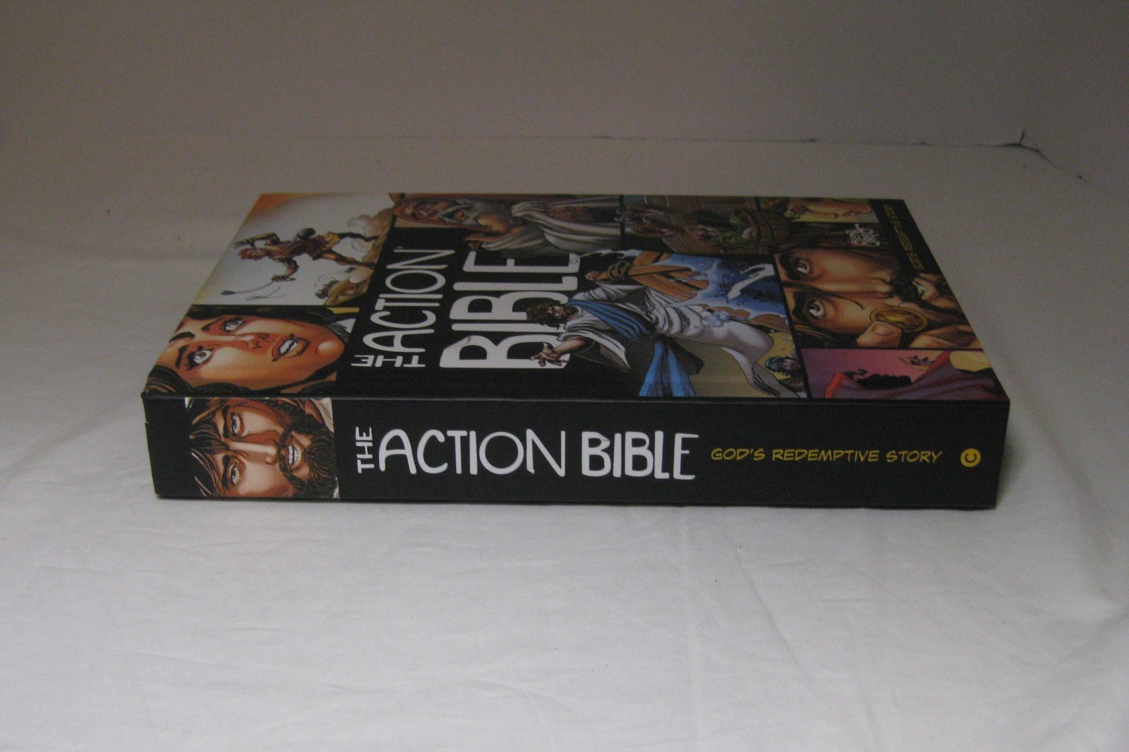 The Action Bible God&rsquo;s Redemptive Story Illust Sergio Cariello 2020 *1st Edition