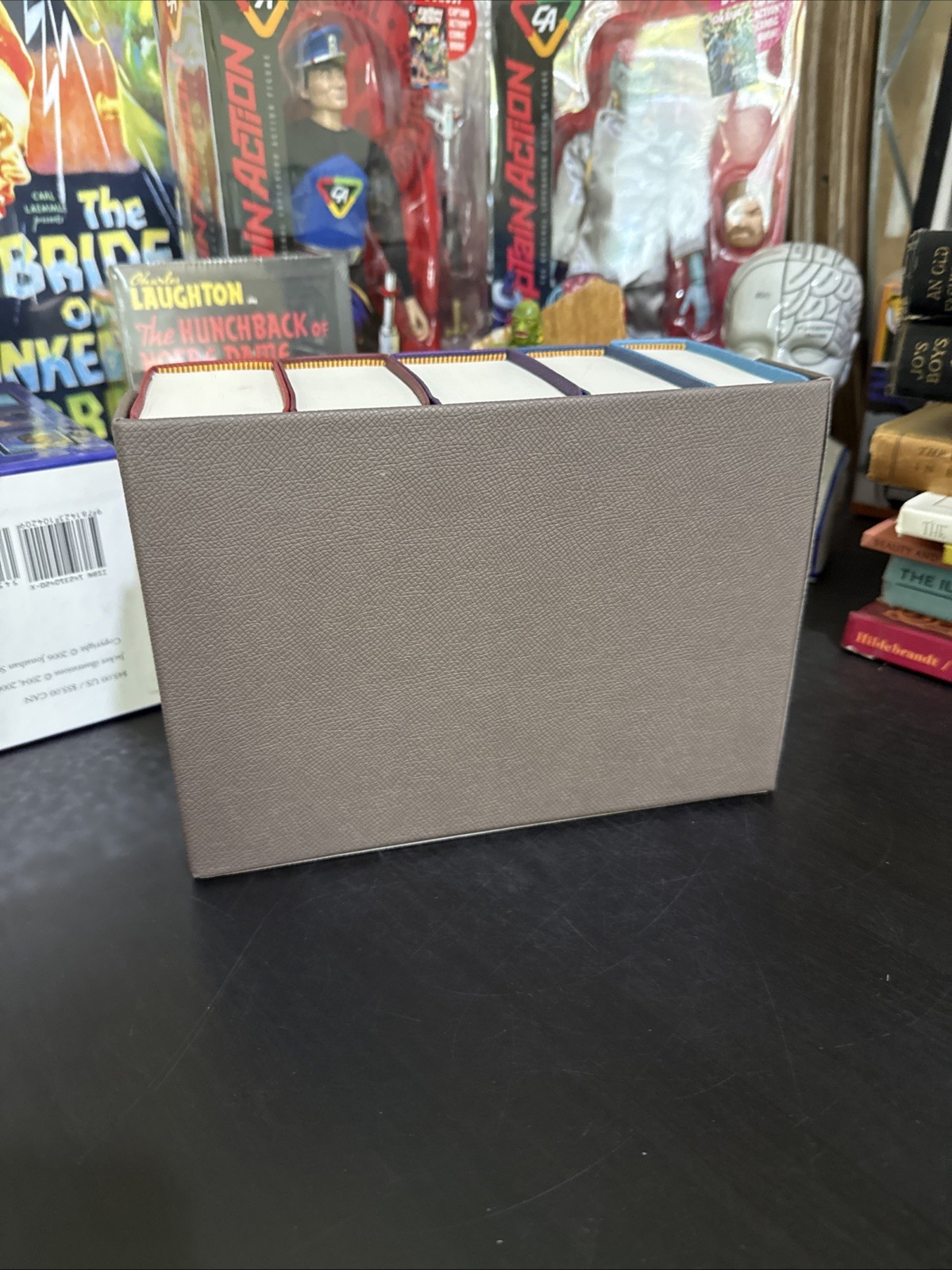 A Game of Thrones: A Song of Ice and Fire Leather-Cloth 5-Book Set George Martin