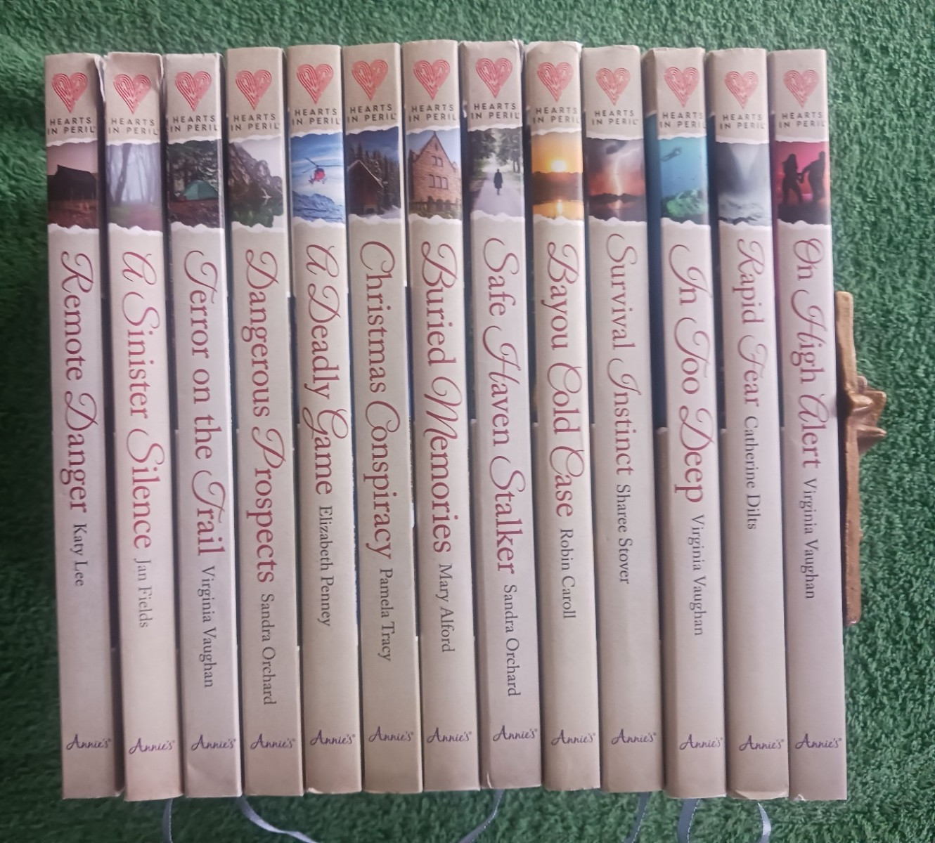 Set Annie&rsquo;s Fiction HEARTS IN PERIL Inspirational Fiction Lot of 13 HC DJ VG