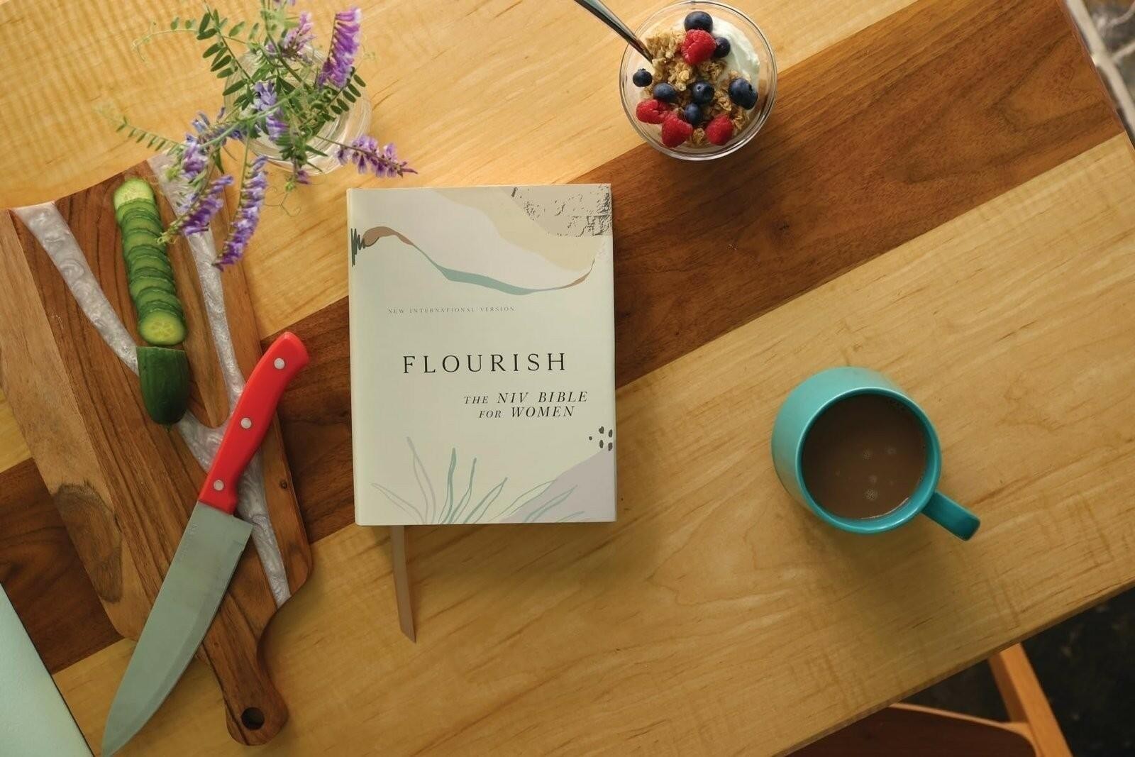 Flourish: The NIV Bible for Women, Hardcover, Multi-color/Cream, Comfort Print
