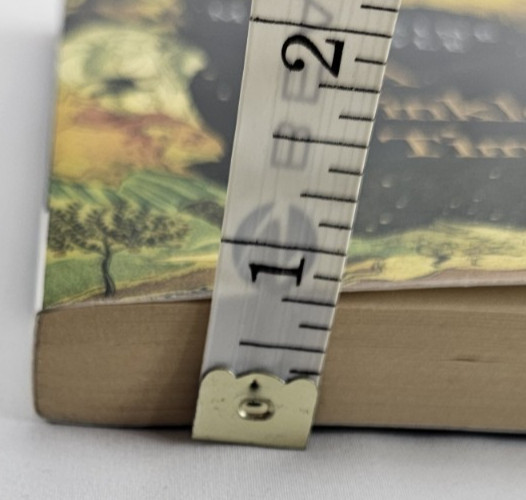 A Wrinkle in Time by Madeleine L&rsquo;Engle – Paperback Edition (ISBN: 9780312367541)