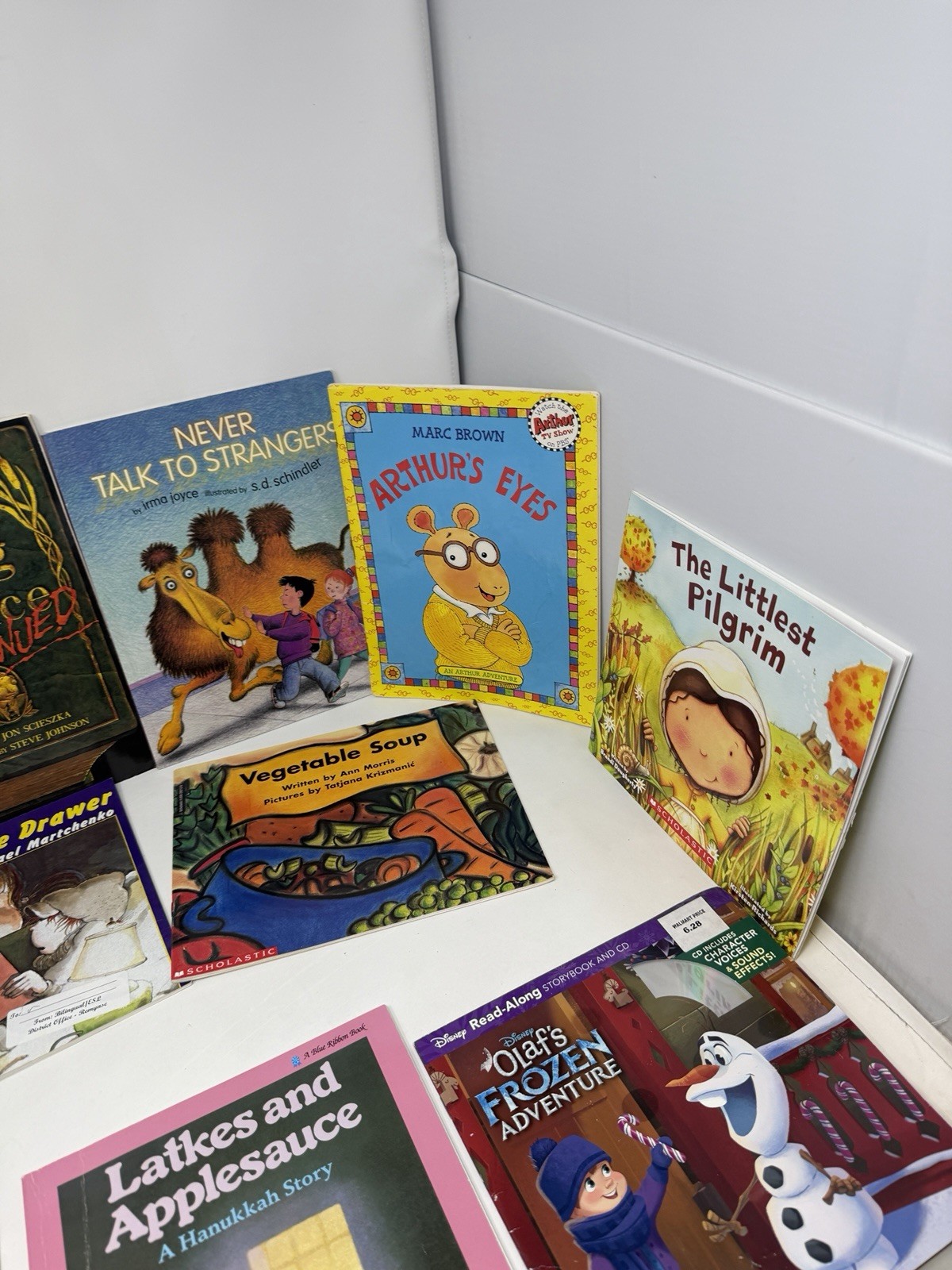 Children&rsquo;s Scholastic Picture Books Kids Paperback Storybook Storytime Lot of 12