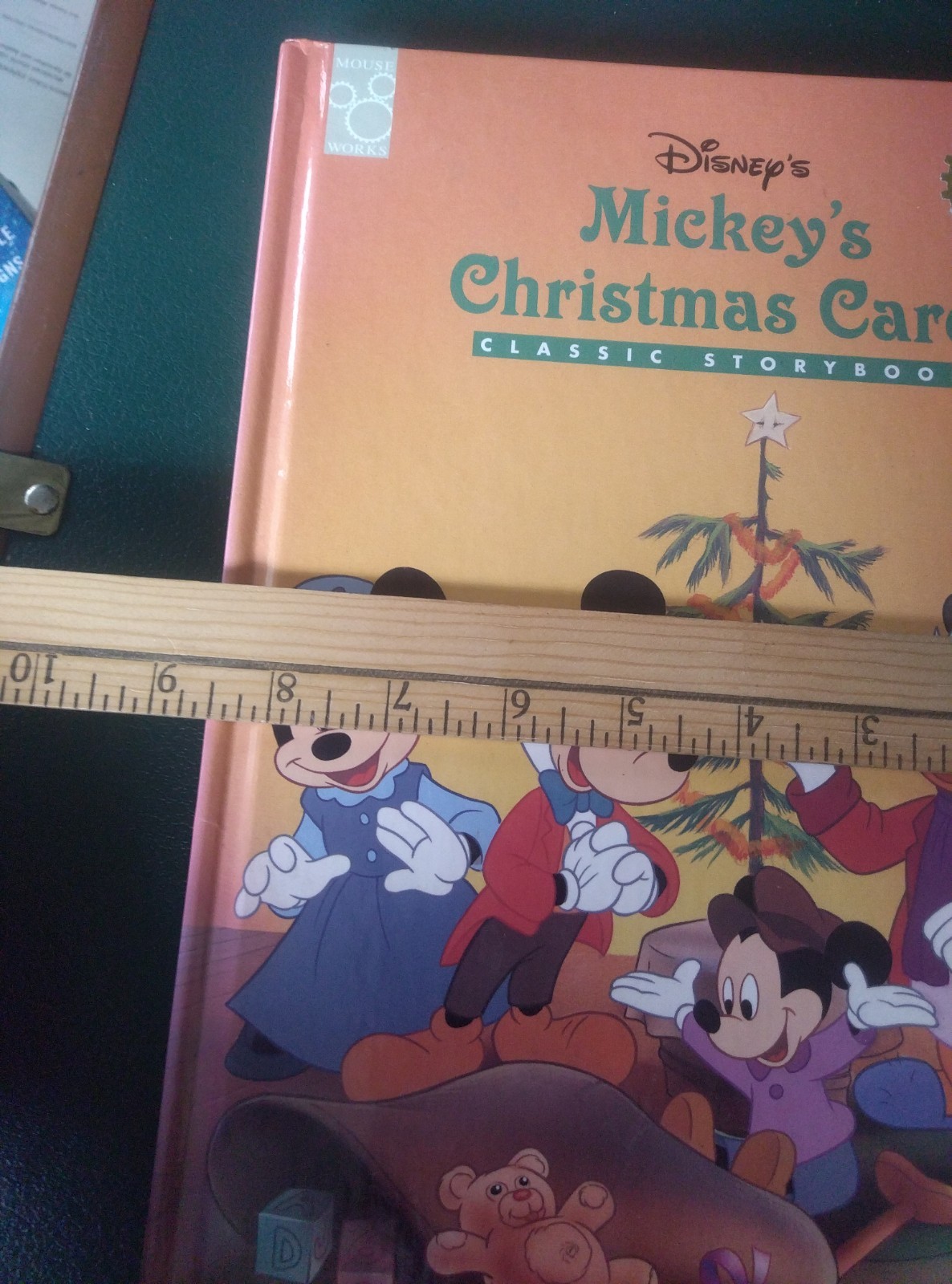 Lot of 25+ Children’s Movie Books: Disney, Pixar, Dreamworks – Essential Guides