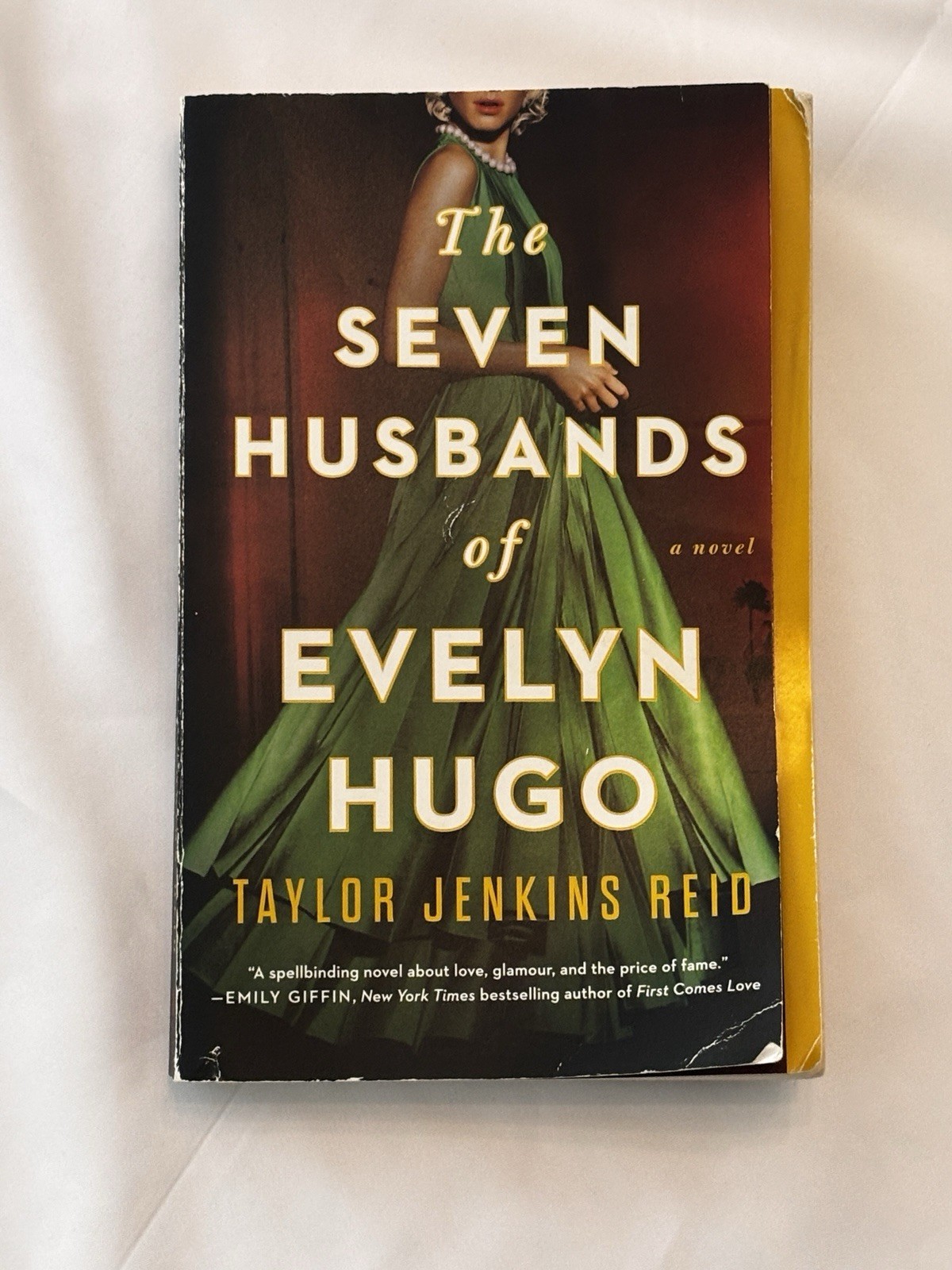 The Seven Husbands of Evelyn Hugo: A Novel – Paperback – GOOD