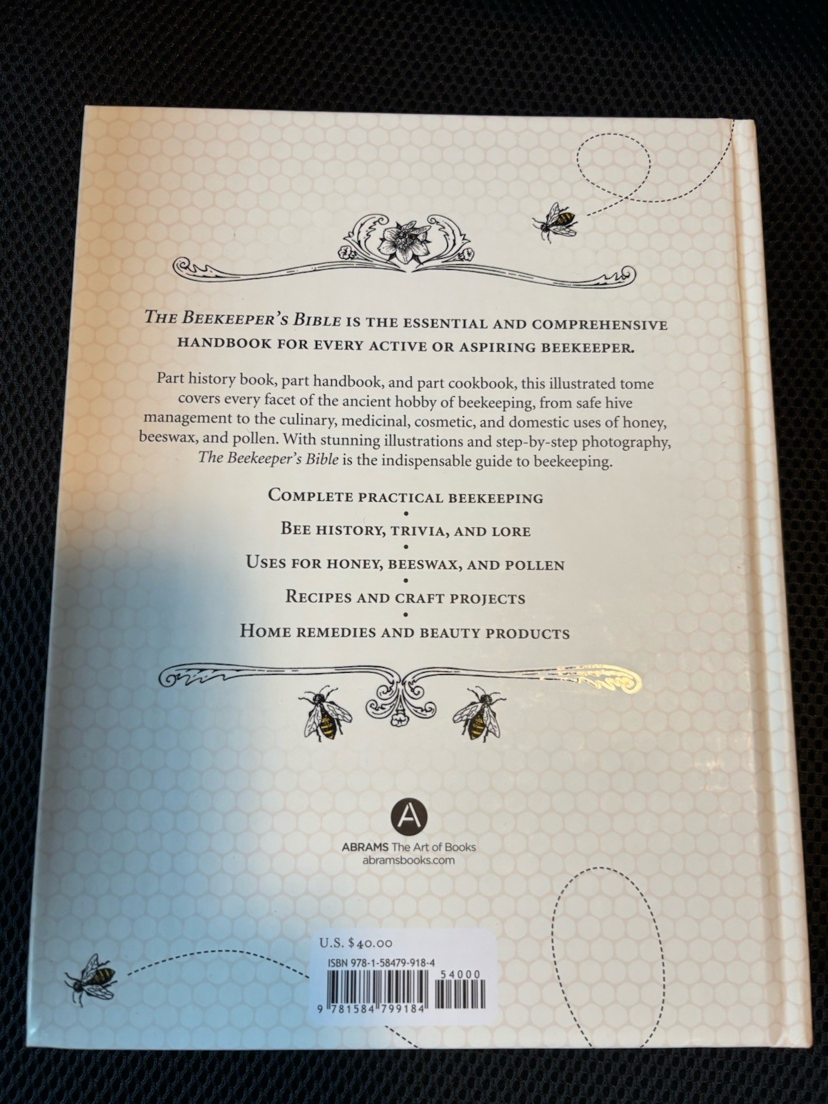 The Beekeeper&rsquo;s Bible: Bees, – Hardcover book for every aspiring beekeeper – New