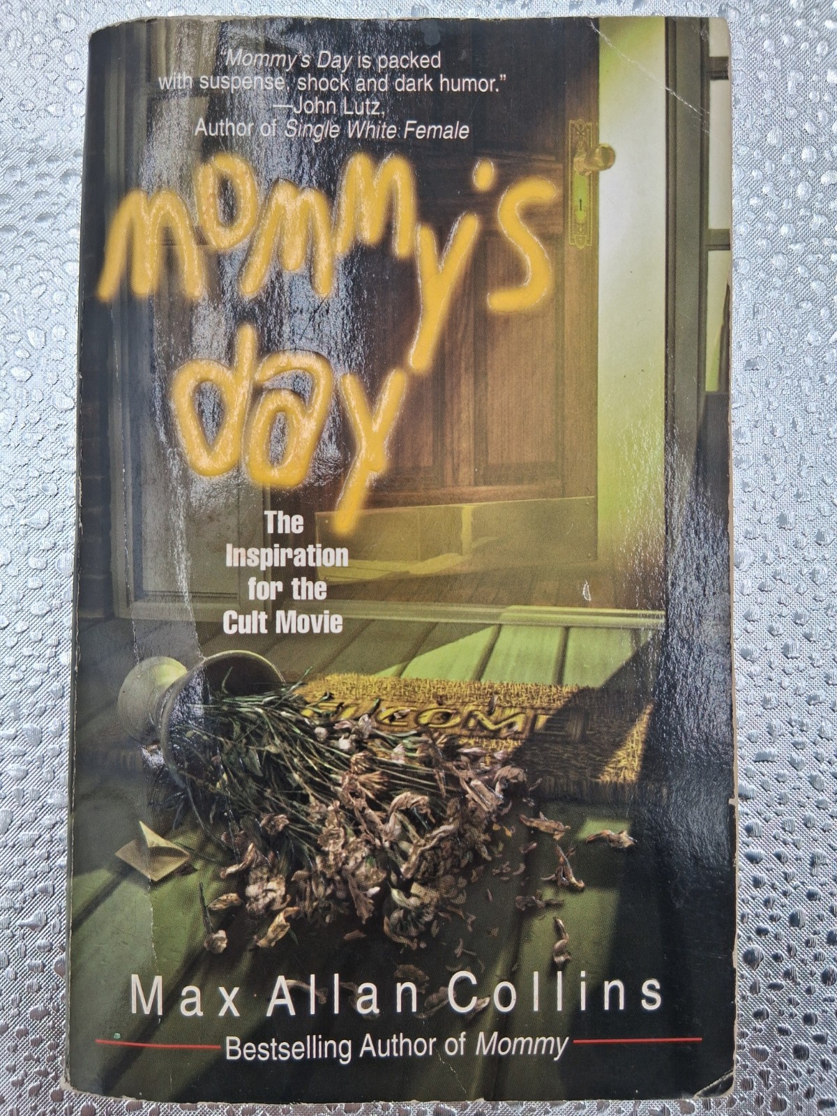 Mommy&rsquo;s Day by Max Allan Collins 1998 Leisure Horror PB W/ Mommy&rsquo;s Day 1998 Vhs