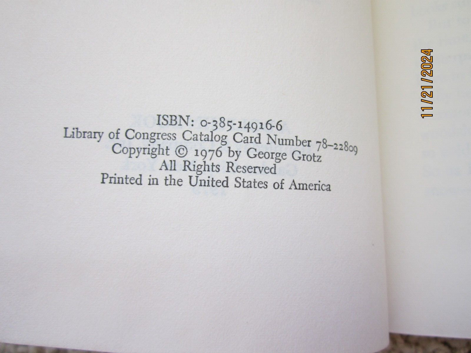 « The Fun of Refinishing Furniture » 1976 Grotz 244 pages ISBN 0-385-14916-6