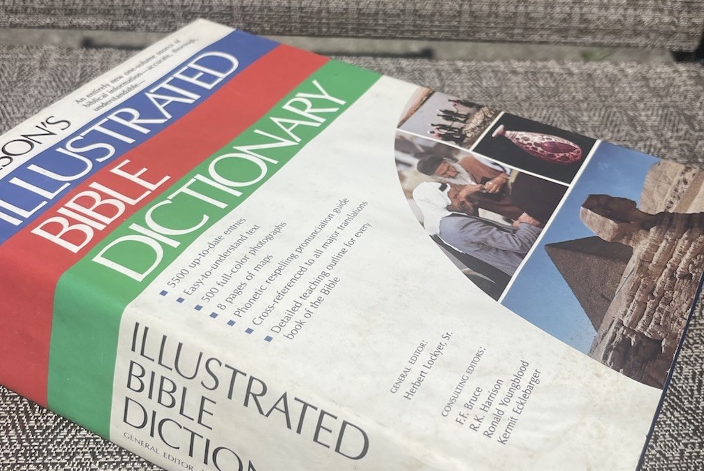 Vintage Nelson&rsquo;s Illustrated Bible Dictionary Hardcover 1986