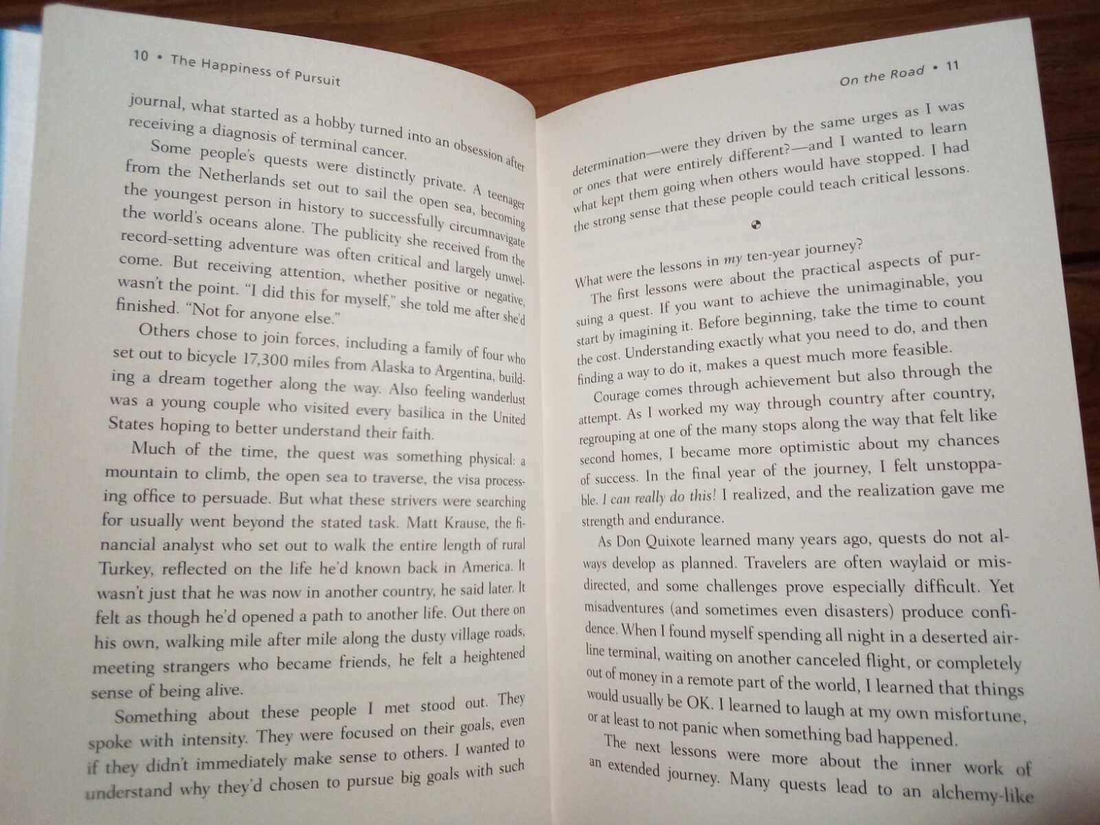 (C26BH) « THE HAPPINESS OF PURSUIT » – CHRIS GUILLEBEAU / HC – DJ / FIRST EDITION