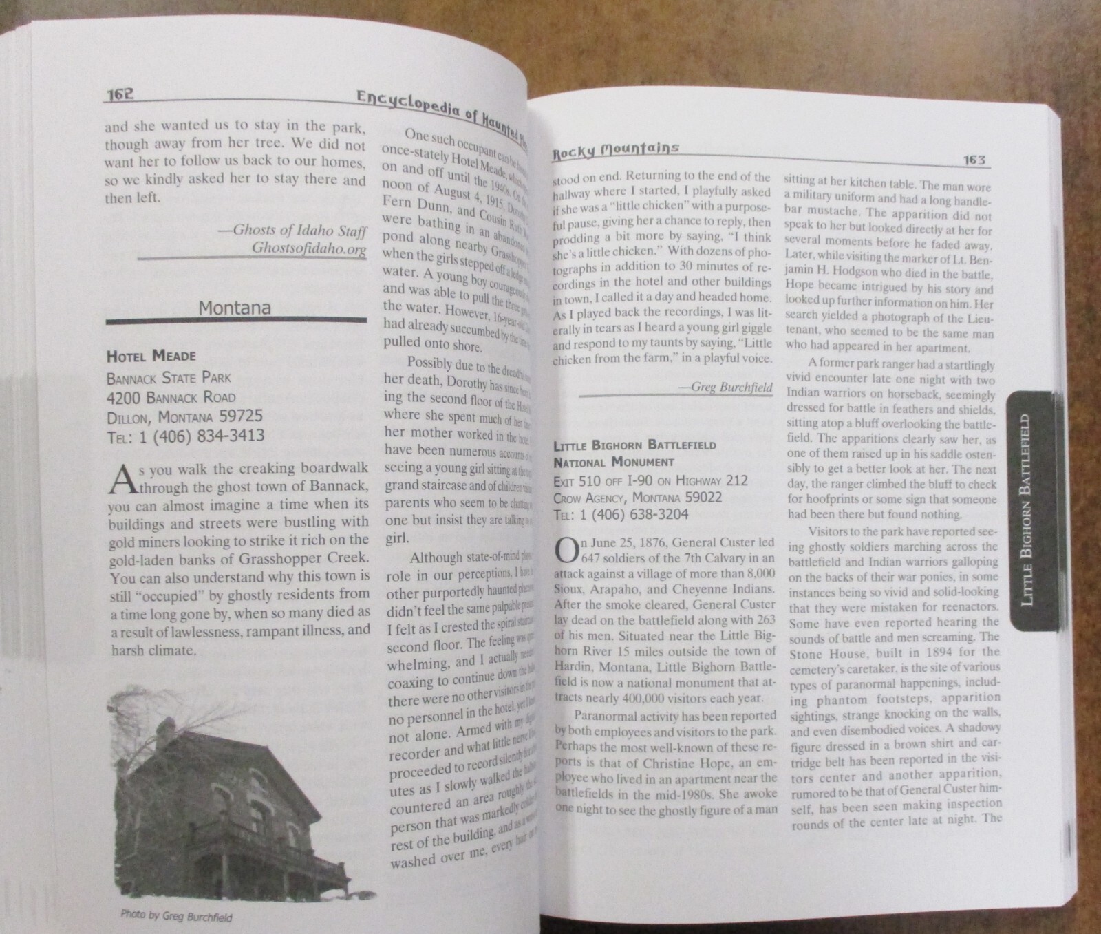 « Encyclopedia of Haunted Places » Ghostly Locales -Trade Paperback (2005)