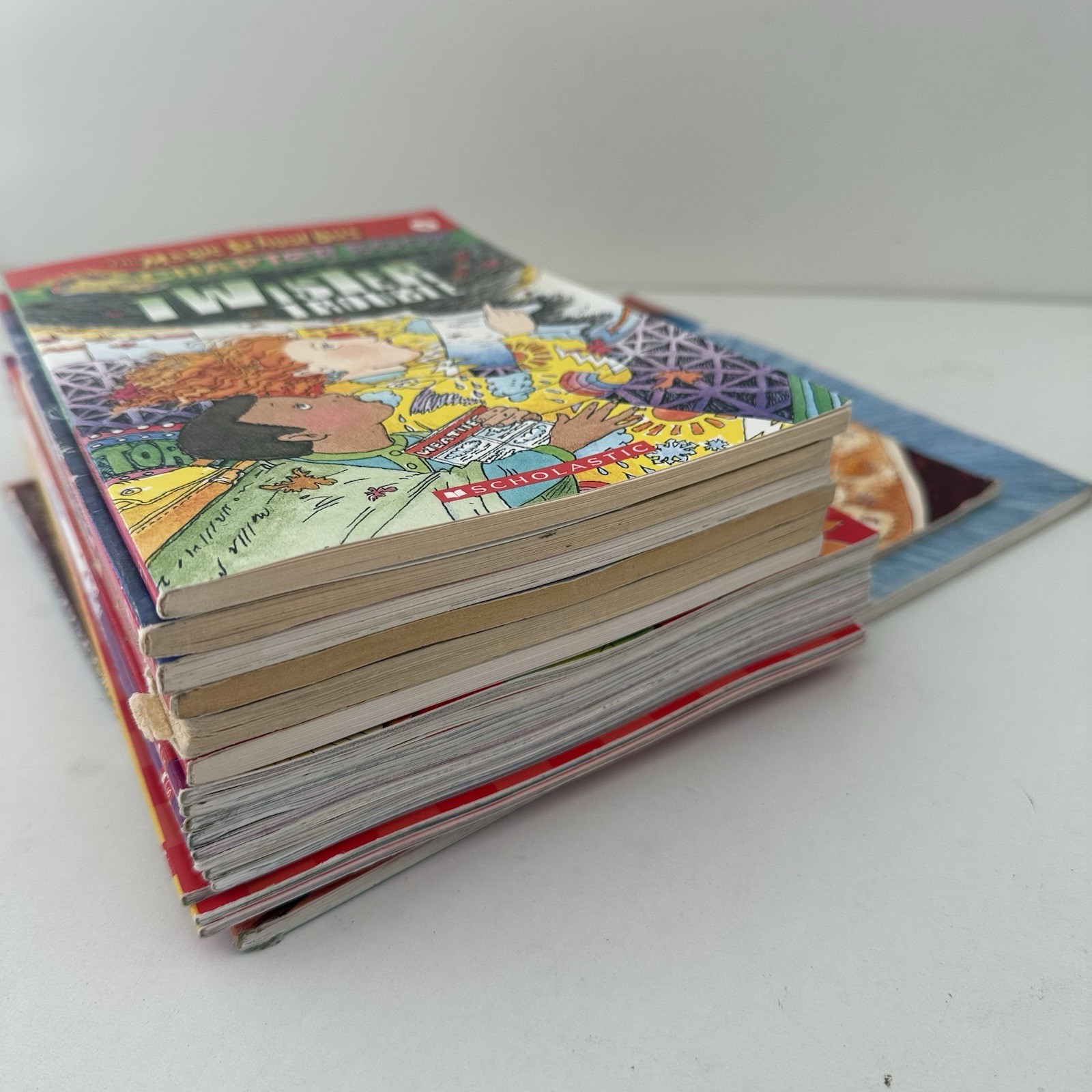 The Magic School Bus Books by Joanna Cole x19 Scholastic Phonic Readers US Print