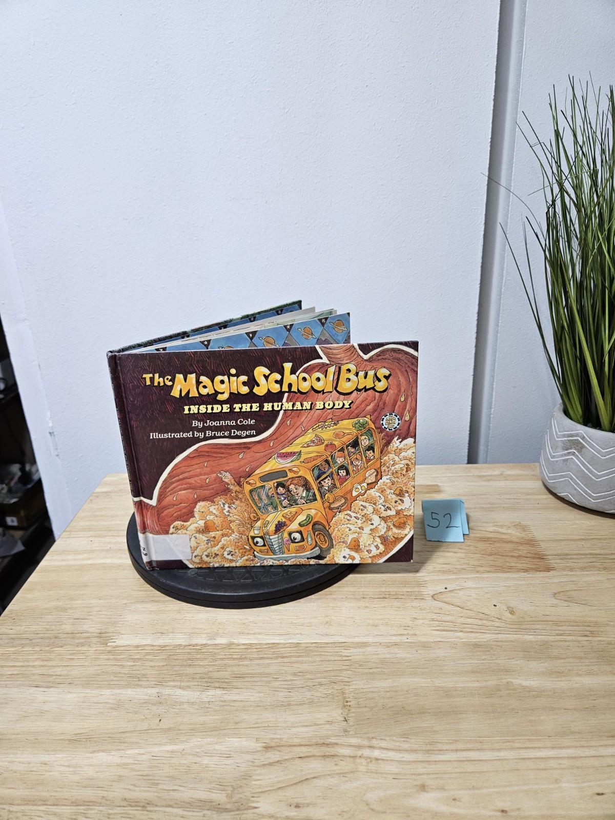 1989 FIRST PRINT – The Magic School Bus: Inside the Human Body by Joanna Cole