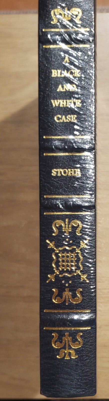 « A Black and White Case » by Greg Stohr, Notable Trials Library, Sealed