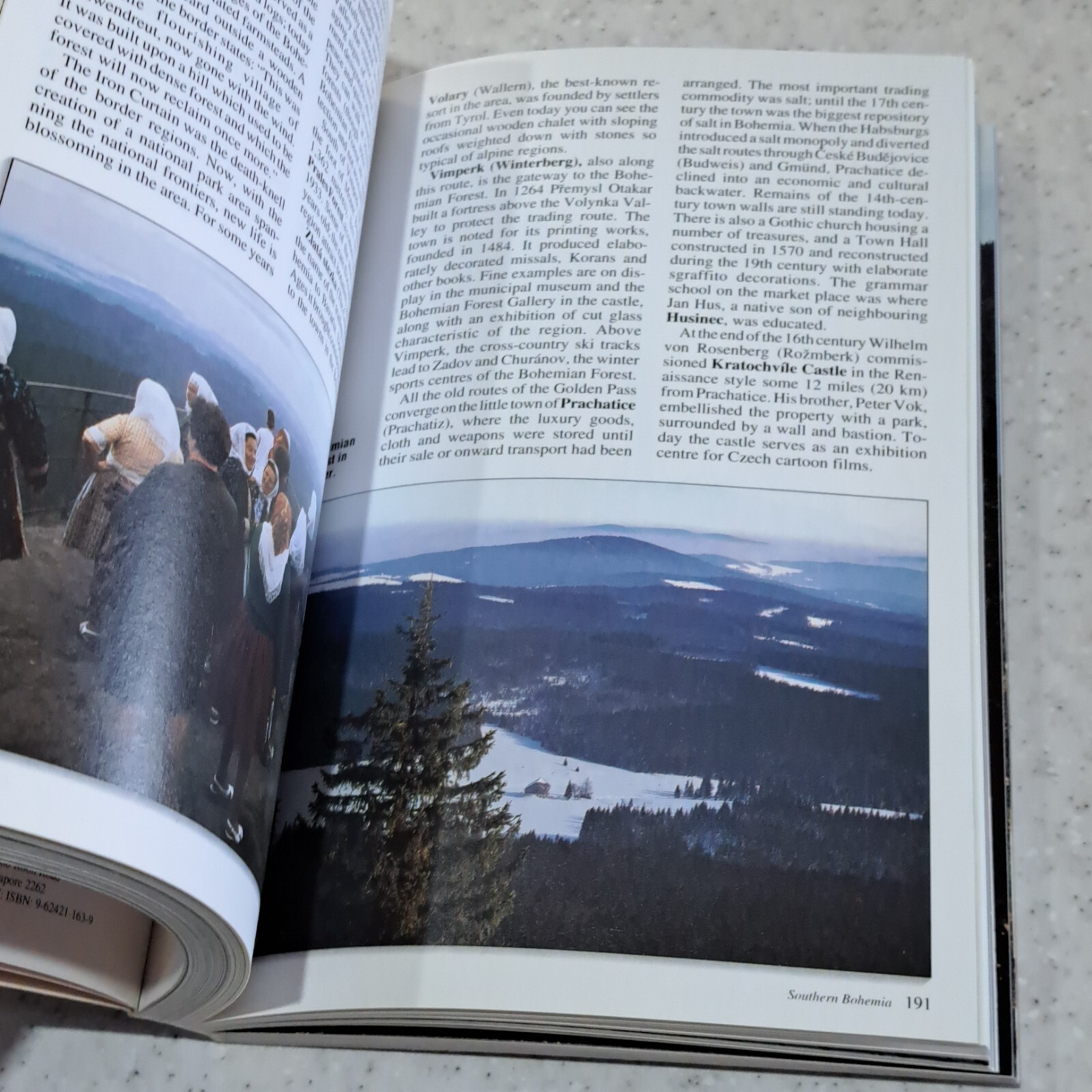 Czech & Slovak Republics by Insight Guides Travel Guide 1994