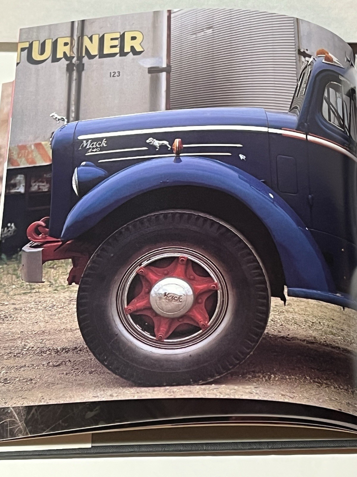 MACK BULLDOG OF AMERICAN HIGHWAYS BOOK PHOTOS BY HENRY RASMUSSEN 1987 128pp