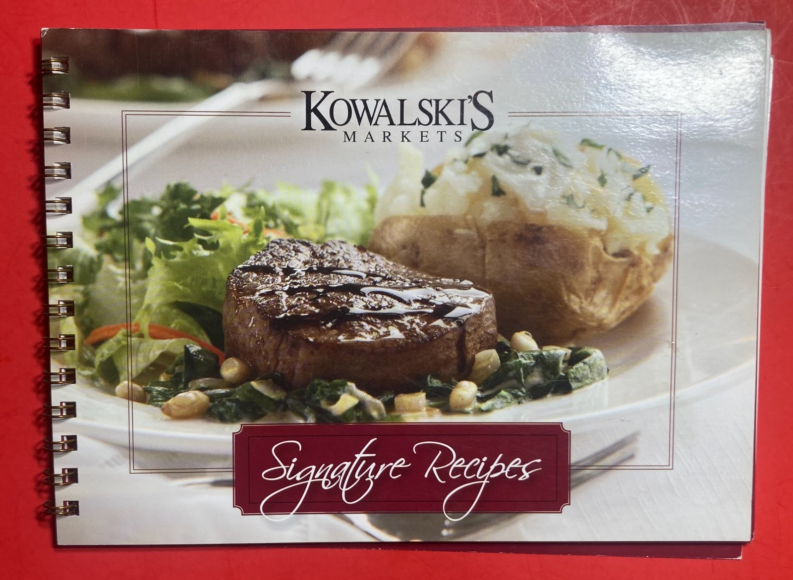 KOWALSKI&rsquo;S MARKETS SIGNATURE RECIPES 30 PAGES 8X6 IN. CHRISTMAS BAKING COOKBOOK