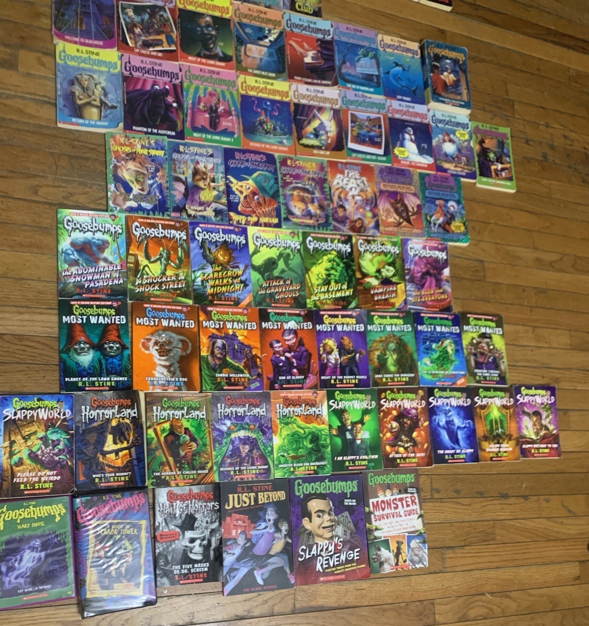 Lot of 68 Goosebumps /R.L Stine Some VTG &rsquo;90 Fear Street Most Wanted Horror VHS