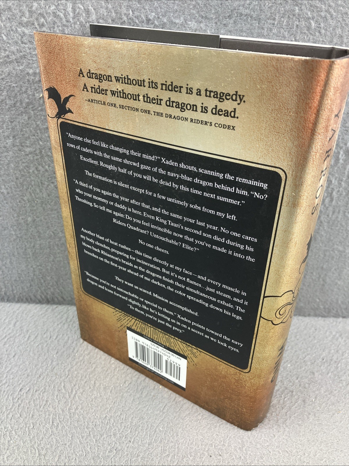 Fourth Wing – Hardcover By Yarros, Rebecca – VERY GOOD