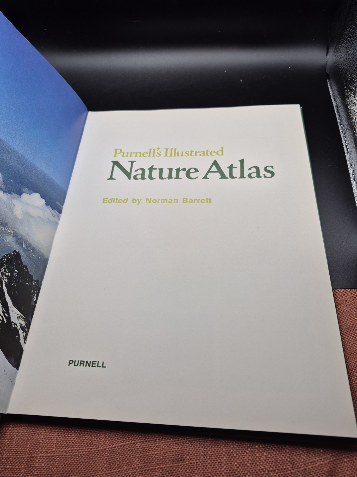 Purnell&rsquo;s Illustrated Nature Atlas. Edited by Norman Barrett. Vintage book, 1980