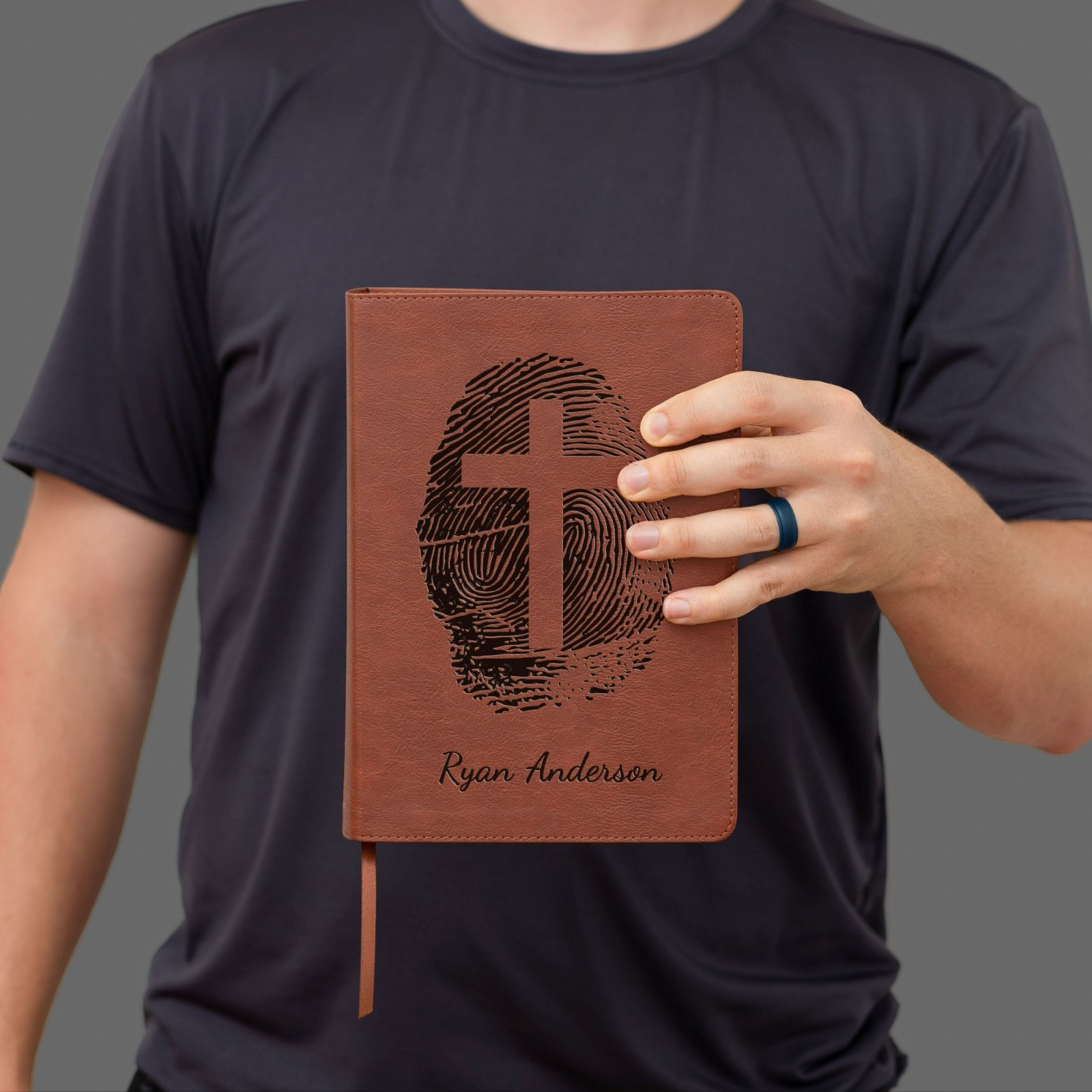 Personalized ESV Men&rsquo;s Study Bible, Fingerprint & Cross Design, Name Engraved